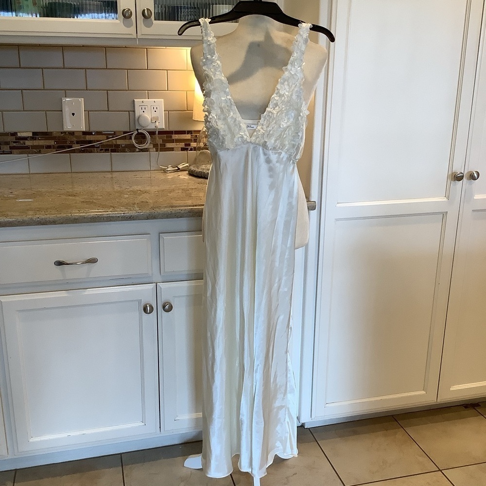 Flora White Lace Nightgown Size Small Deep V-Neck Tie Back